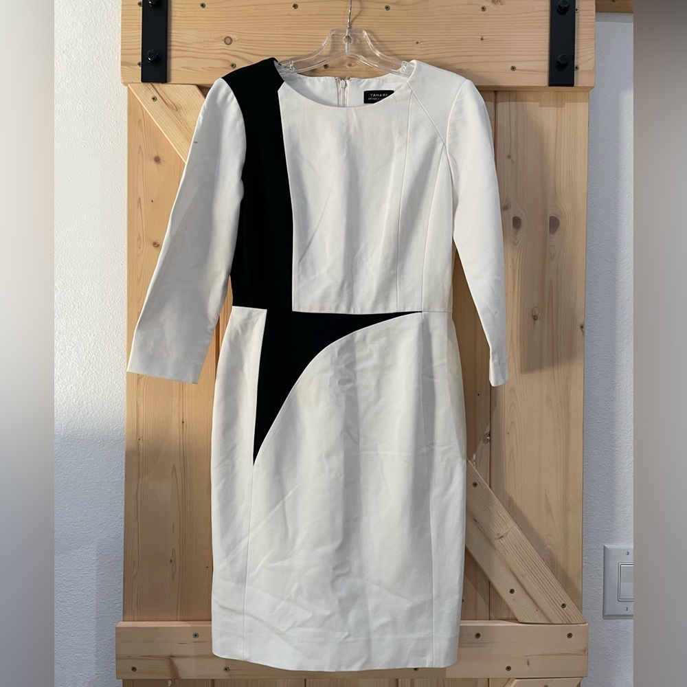 Tahari Arthur & Levine Long Sleeved A Line Dress Size 4